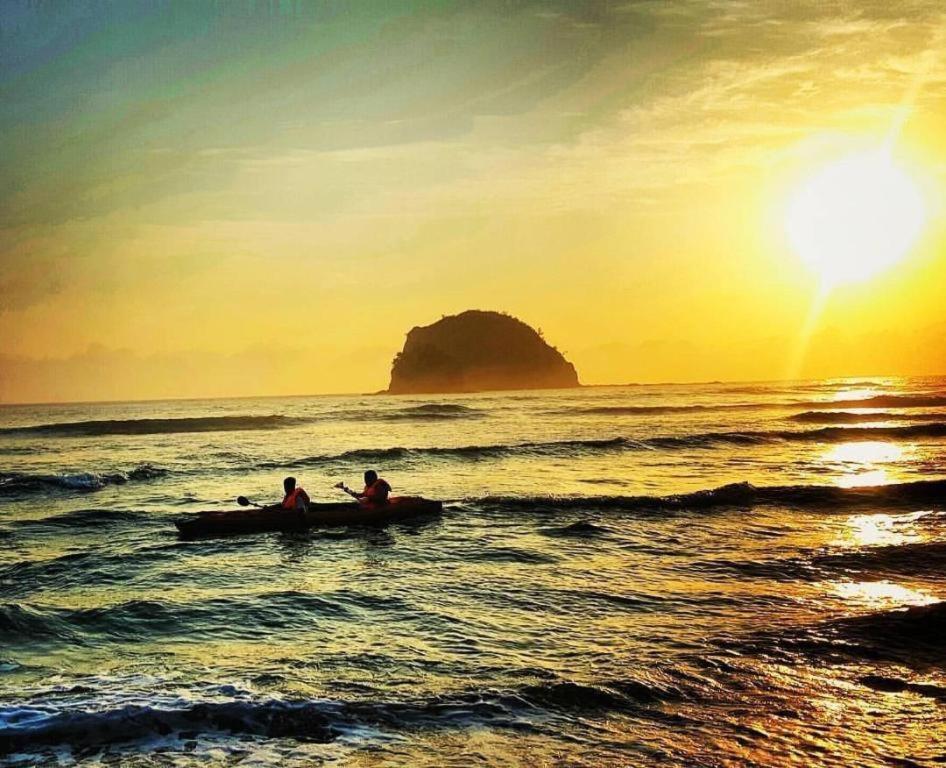 Aura Marina Sands Beach Resort Baler Bagian luar foto